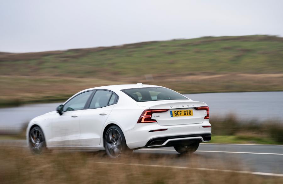  Volvo S60 T8 Polestar Engineered 2019 года  (UK) (фото 17 из 40)